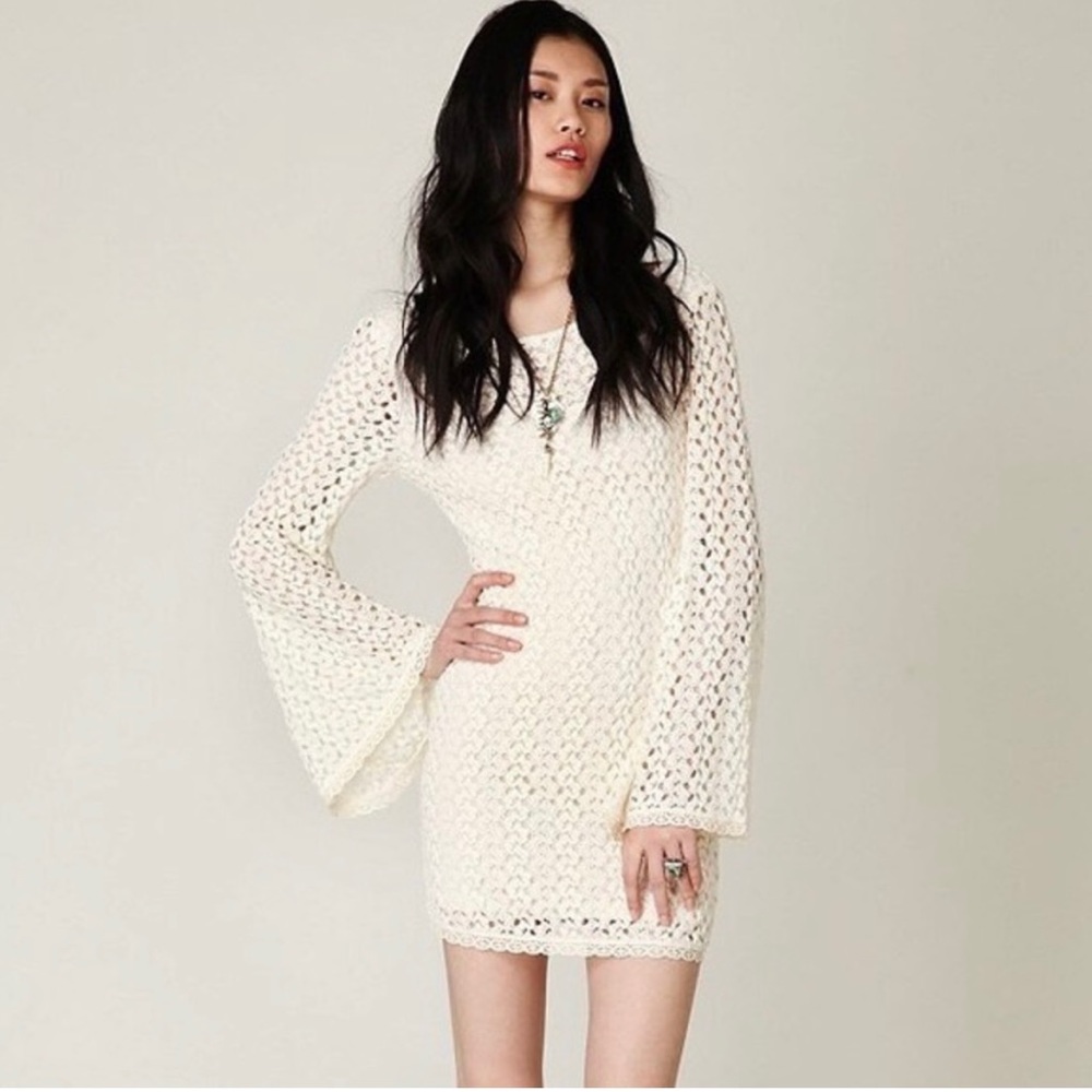 Free People Boho Ivory Crochet Style Bell Sleeve Dress Size Small.